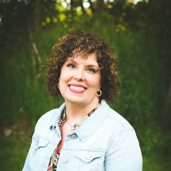 Meet your Posher, Jonia - Picture 1 of 1